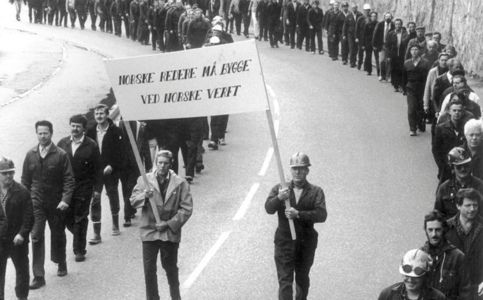 Arbeidere ved FMV demonstrerer mot at norske redere i løpet av 70-tallet begynte å flytte skipsproduksjonen ut av landet.