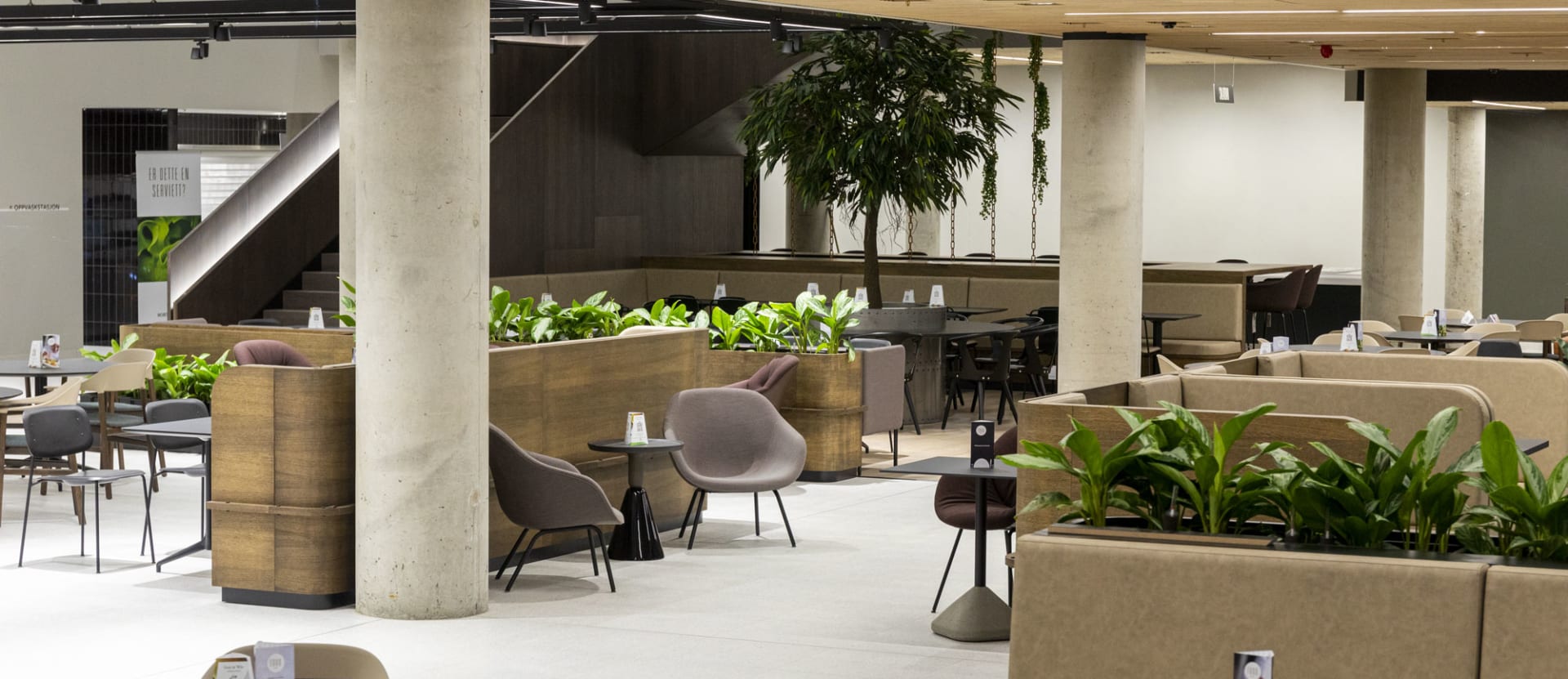 Første etasje i Oslo K blir et samlingssted, tilrettelagt for samarbeid. Her fra bedriftsrestauranten. 